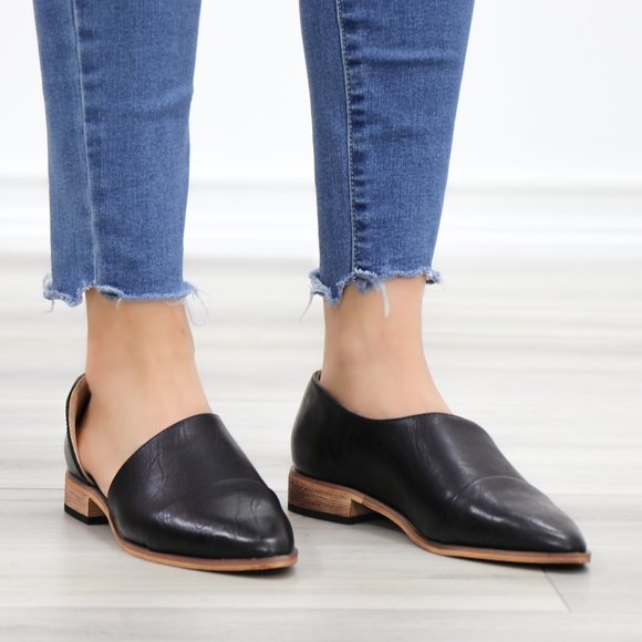 Black Opened Side Pointy Slip On Flat Loafer - Picture 13 of 13